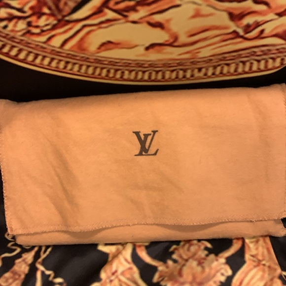 Beautiful Louis Vuitton Wallet ! In great condition no transfer!! - Picture 14 of 14